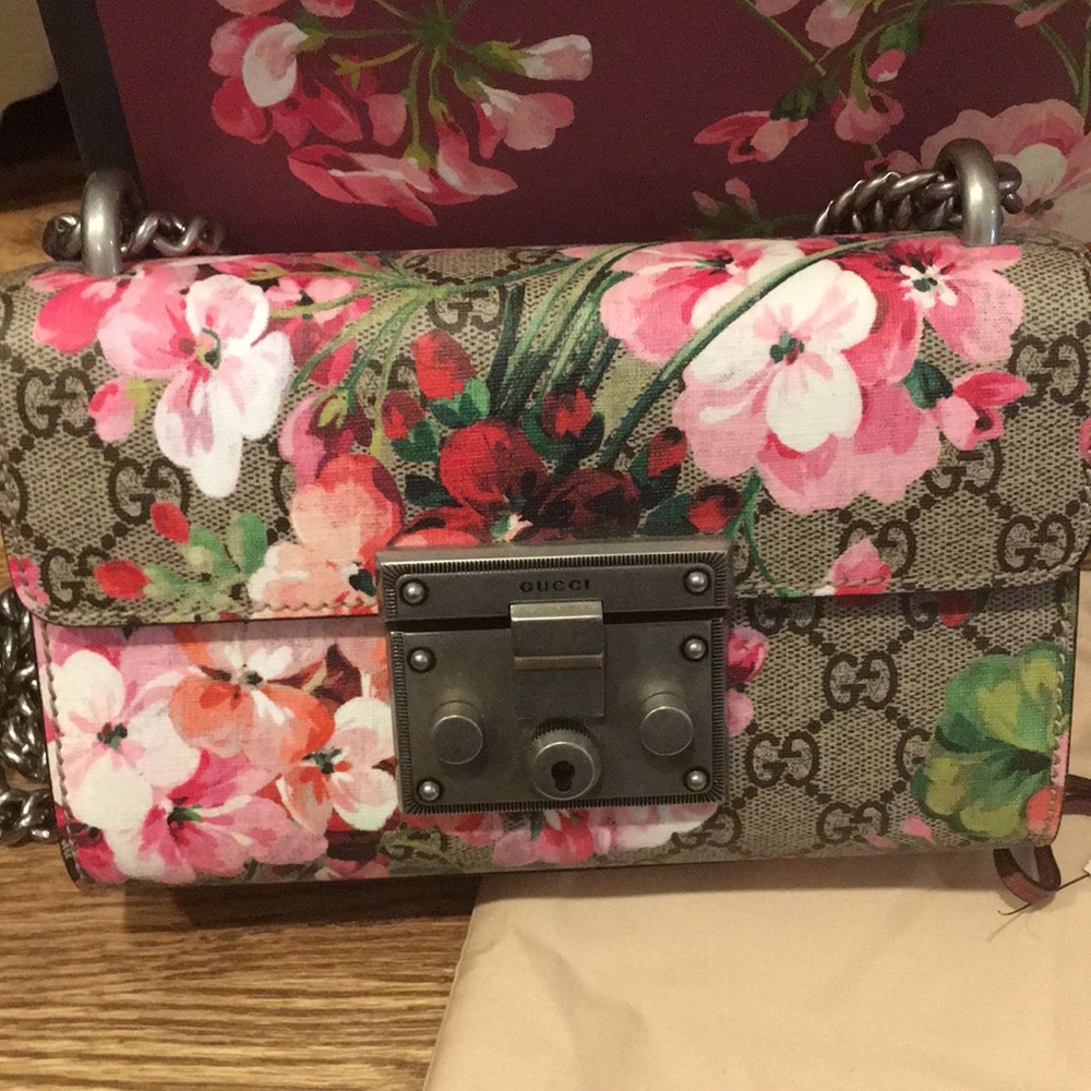 Gucci GG Blooms Small Padlock Shoulder Bag - Picture 6 of 8